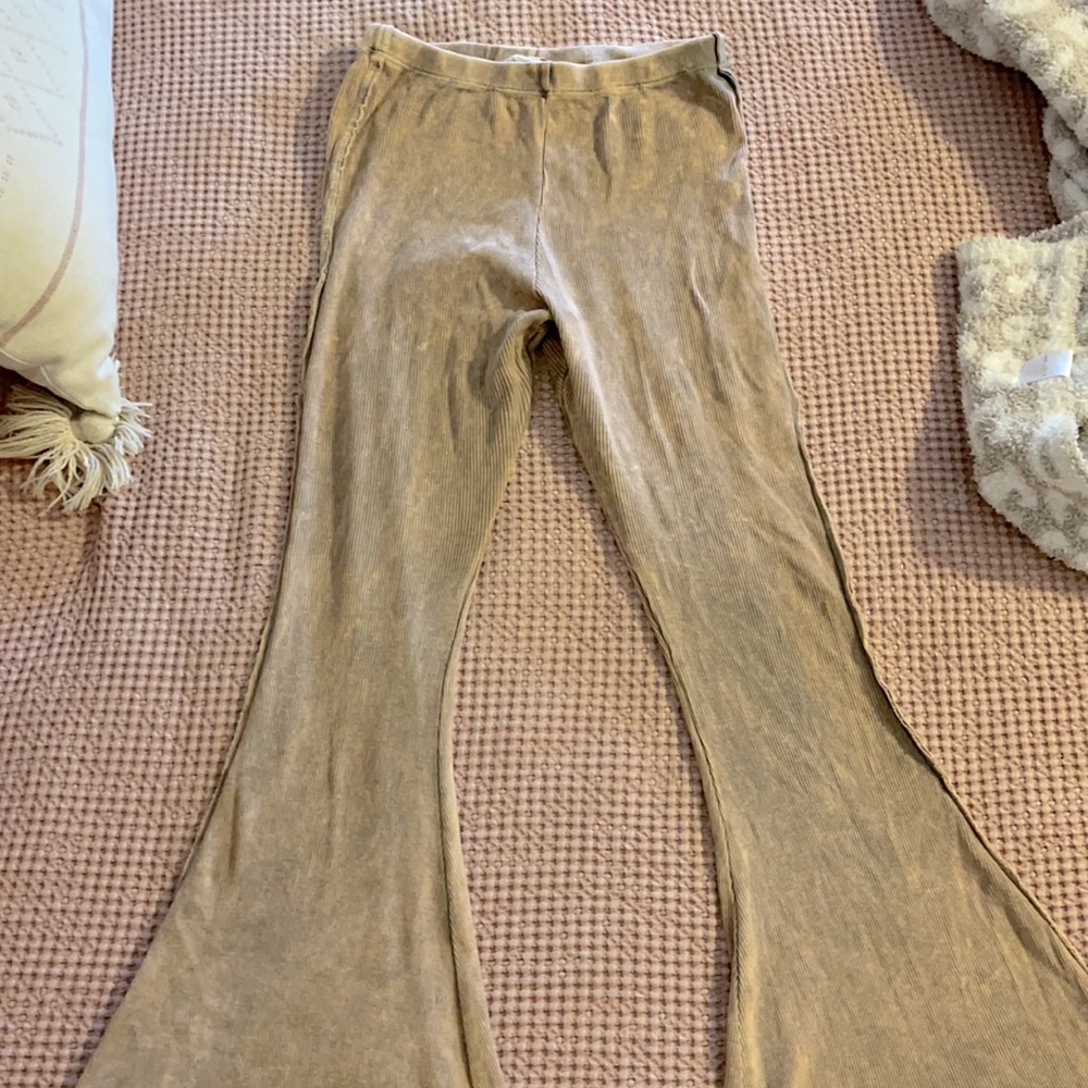 Brown color size Small leggings with a bell bottom